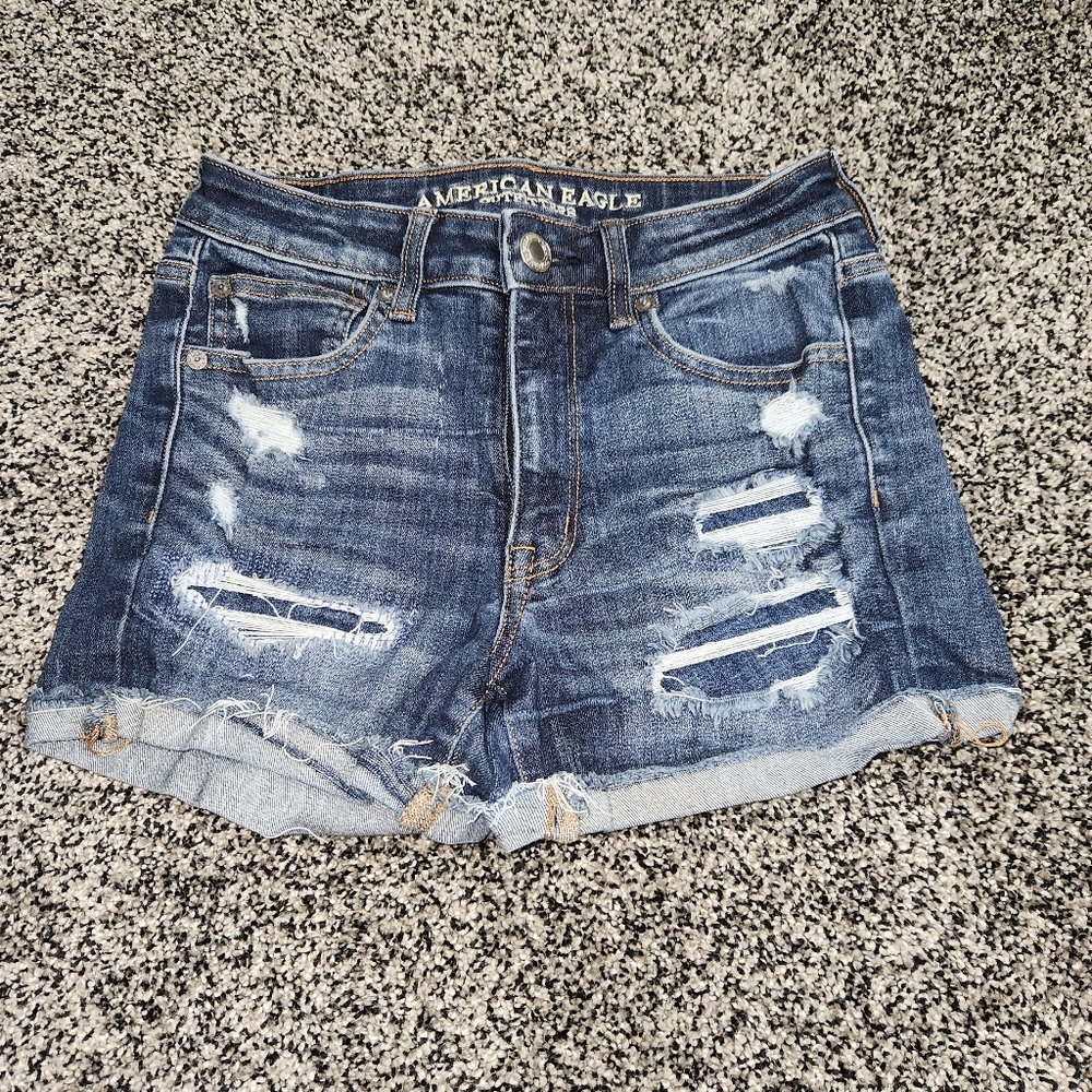 american eagle hi rise shortie‎ Women's Size 6 Darkwash Destruction Rolled Hem